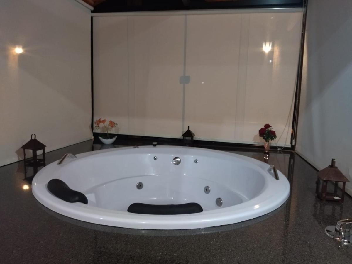 Chales Xanoti Oferece Conforto E Tranquilidade. 萨普卡伊米林 外观 照片